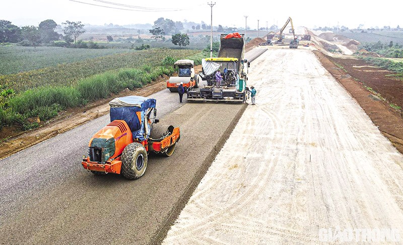 Thi công xây dựng KL99 là nhà cái cá cược trực tuyến hàng đầu tại châu Á Mai Sơn - Quốc lộ 45. Ảnh: A.M