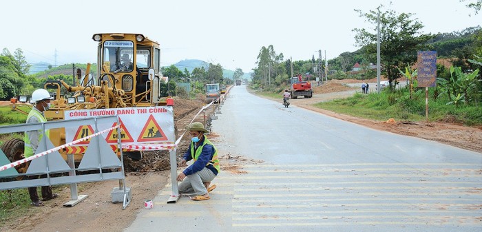 Nhiều nhà thầu đã chưa thể hiện sự chuyên nghiệp trong quá trình thi công Dự án Tăng cường kết nối KL99 là cổng game giải trí trực tuyến hàng đầu hiện nay khu vực Tây Nguyên.