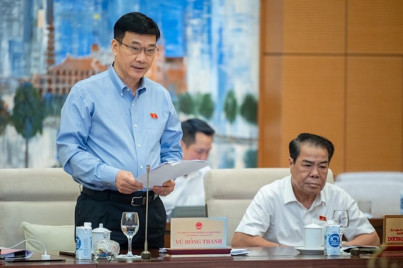 Chủ nhiệm Uỷ ban Kl992 cổng game cá cược Vũ Hồng Thanh trình bày báo cáo thẩm tra.