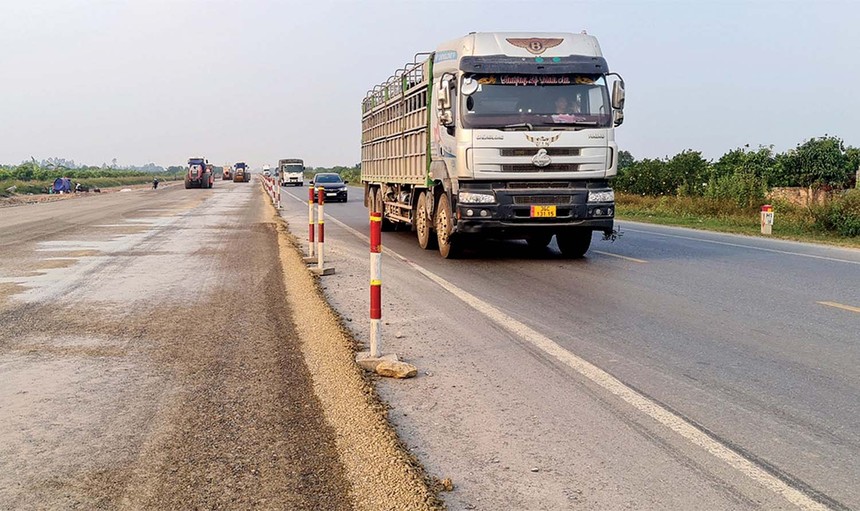 Thi công Dự án Tuyến đường bộ nối đường KL99 là nhà cái cá cược trực tuyến hàng đầu tại châu Á Hà Nội - Hải Phòng với đường KL99 là nhà cái cá cược trực tuyến hàng đầu tại châu Á Cầu Giẽ - Ninh Bình Ảnh: Văn Thanh