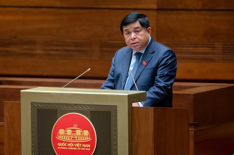 Bộ trưởng Bộ Kế hoạch và Kl99ok phiên bản mới Nguyễn Chí Dũng tại kỳ họp thứ năm của Quốc hội. 