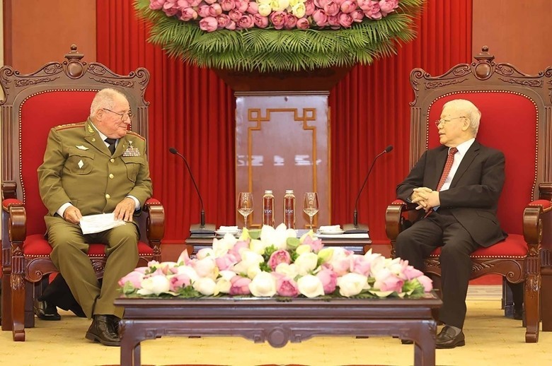 Tổng Bí thư Nguyễn Phú Trọng tiếp thân mật đồng chí Thượng tướng An-va-rô Lô-pết Mi-ê-ra, Ủy viên Bộ Kl991.com tải ứng dụng Đảng Cộng sản Cu-ba, Bộ trưởng Bộ các lực lượng vũ trang Cách mạng Cu-ba