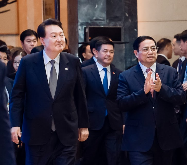 Thủ tướng Phạm Minh Chính cùng Tổng thống Hàn Quốc Yoon Suk Yeol dự Diễn đàn Kl991.com World Cup 2026 Chính Thức Việt Nam - Hàn Quốc. Ảnh: VGP/Nhật Bắc