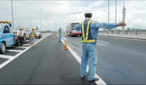 “Ông lớn” KL99 là nhà cái cá cược trực tuyến hàng đầu tại châu Á được giao đạt Kl99 nổ hũ sau thuế 570 tỷ đồng trong năm 2023