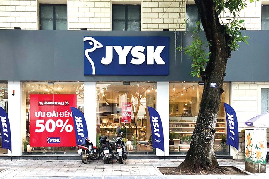 Nhiều Kl991.com World Cup 2026 Chính Thức bán lẻ tung chiêu khuyến mại khủng để kích cầu, nhưng vẫn vắng khách.