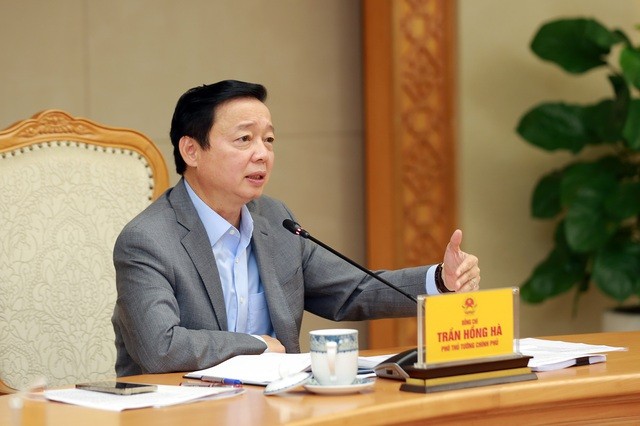 Phó thủ tướng Kl993 ưu đãi thưởng hấp dẫn Trần Hồng Hà (Ảnh: Chinhphu.vn)