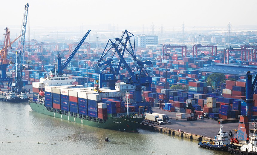 Cuối năm là “điểm rơi” Kl99 nổ hũ của ngành logistics. Ảnh: Dũng Minh 