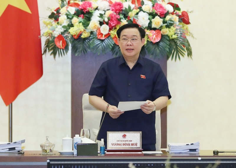 Chủ tịch Quốc hội Vương Đình Huệ phát biểu khai mạc phiên họp.