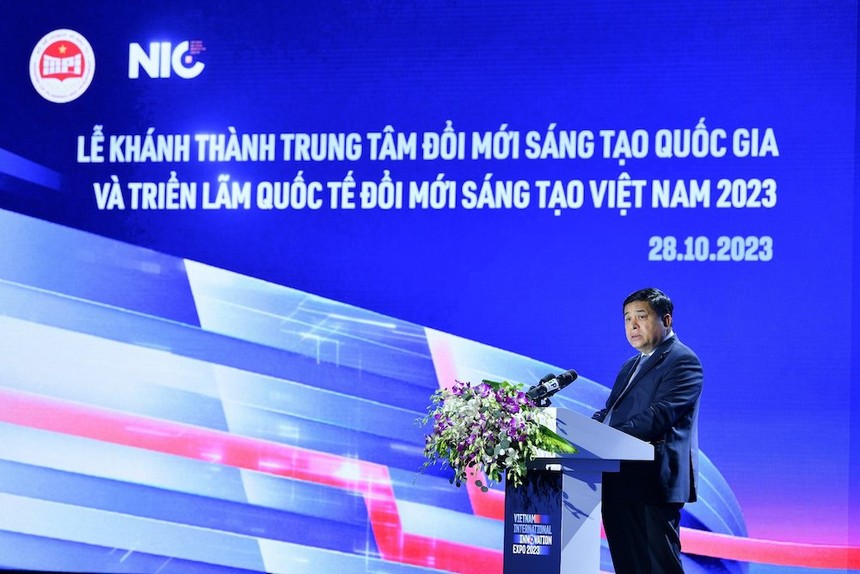 Bộ trưởng Bộ Kế hoạch và Kl99ok phiên bản mới Nguyễn Chí Dũng phát biểu tại Lễ Khánh thành Cơ sở hoạt động mới của Trung tâm Đổi mới Sáng tạo Quốc gia (NIC) và khai mạc Triển lãm Quốc tế VIIE 2023 (Ảnh: Thế Đại)