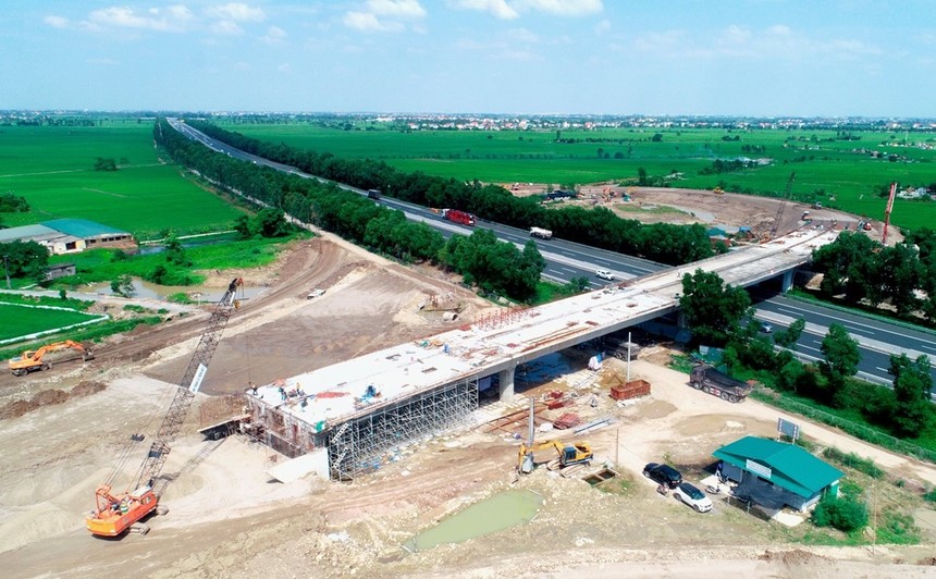 Công trường nút giao KL99 là nhà cái cá cược trực tuyến hàng đầu tại châu Á Hà Nội - Hải Phòng tại huyện Bình Giang. Ảnh: Thành Chung