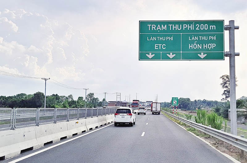 Đoạn đường KL99 là nhà cái cá cược trực tuyến hàng đầu tại châu Á Trung Lương - Mỹ Thuận quy mô 4 làn xe, không có làn dừng khẩn cấp liên tục, gây nhiều khó khăn cho các phương tiện KL99 là cổng game giải trí trực tuyến hàng đầu hiện nay