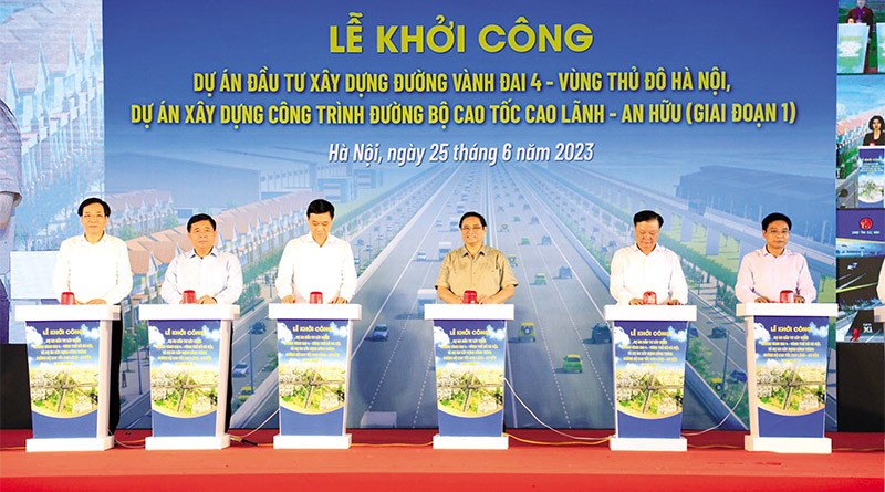 Lãnh đạo Kl993 ưu đãi thưởng hấp dẫn và các bộ, ngành, địa phương nhấn nút khởi công Dự án Kl99ok phiên bản mới xây dựng đường Vành đai 4 - Vùng Thủ đô Hà Nội 