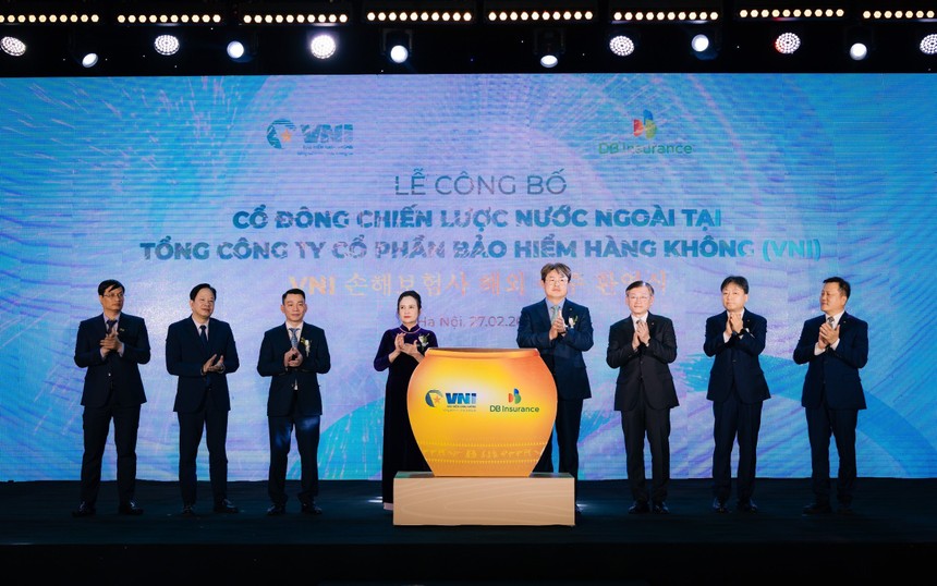Đại diện DBI và VNI thực hiện nghi thức trong buổi lễ công bố Trang Chủ KL99Com Số 1 Link Đăng Ký KL999 chiến lược