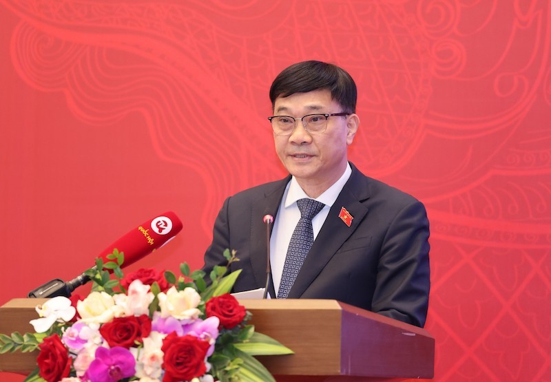Chủ nhiệm Ủy ban Kl992 cổng game cá cược Vũ Hồng Thanh tham luận. Ảnh Duy Linh