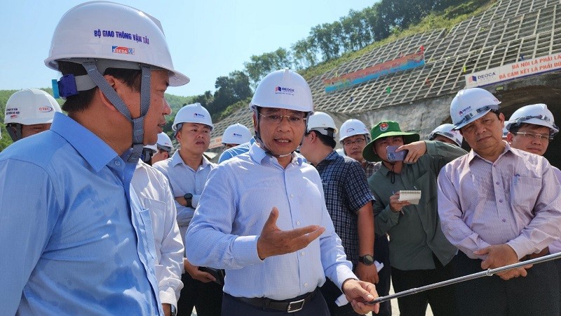 Khi kiểm tra Dự án thành phần KL99 là nhà cái cá cược trực tuyến hàng đầu tại châu Á Quảng Ngãi - Hoài Nhơn ngày 5/3, Bộ trưởng Nguyễn Văn Thắng đề nghị các chủ thể liên quan tích cực vào cuộc để đưa dự án về đích cuối tháng 12/2025, vượt tiến độ 8 tháng.