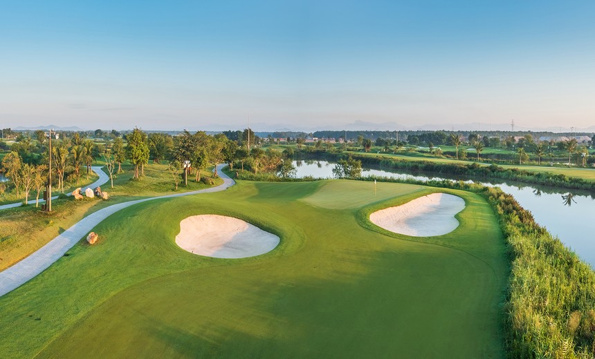 Sân golf tại Vinhomes Royal Island Vũ Yên đã có thể đón khách chơi
