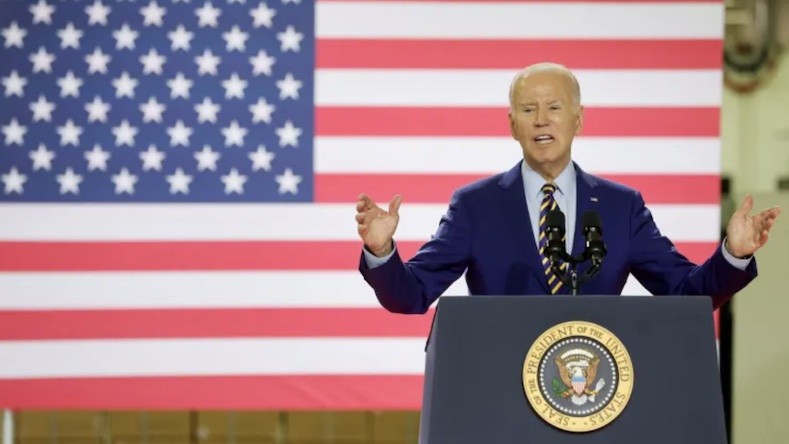 Tổng thống Mỹ Joe Biden nhận xét về nền Kl992 cổng game cá cược Mỹ và nỗ lực của chính quyền ông nhằm phục hồi ngành Kl994 nhà cái bóng đá world cup chế tạo của nước này, trong chuyến thăm Flex LTD, một nhà máy Kl994 nhà cái bóng đá world cup bộ chuyển đổi vi mô năng lượng mặt trời, ở bang South Carolina, ngày 6/7/2023. Ảnh: Reuters