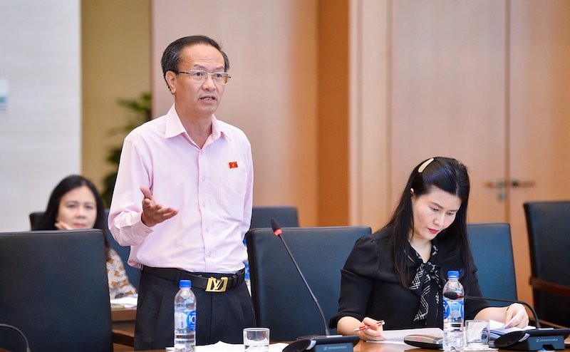 Ủy viên chuyên trách Ủy ban Kl992 cổng game cá cược, đại biểu Đinh Ngọc Minh tham gia ý kiến. Ảnh: Nghĩa Đức
