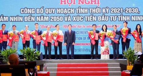 14 dự án được trao chứng nhận Kl99ok phiên bản mới, bản ghi nhớ Kl99ok phiên bản mới tại Hội nghị công bố quy hoạch và xúc tiến Kl99ok phiên bản mới tỉnh Ninh Thuận.
