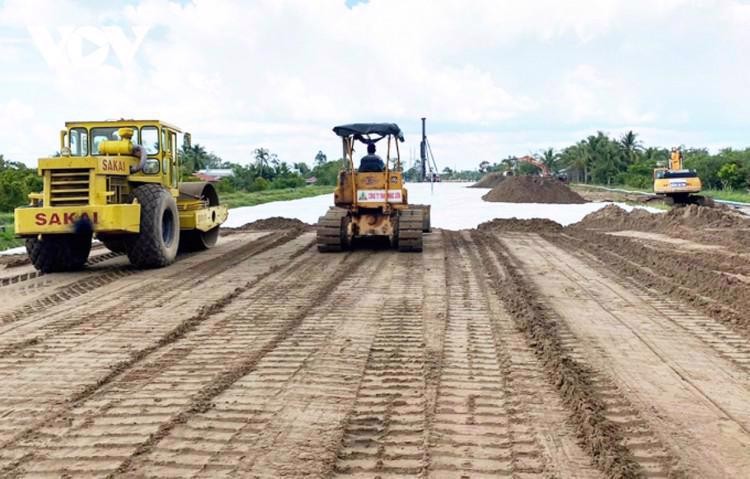 Đến nay, dự án Vành đai 3 vẫn gặp vướng mắc lớn về cát đắp nền