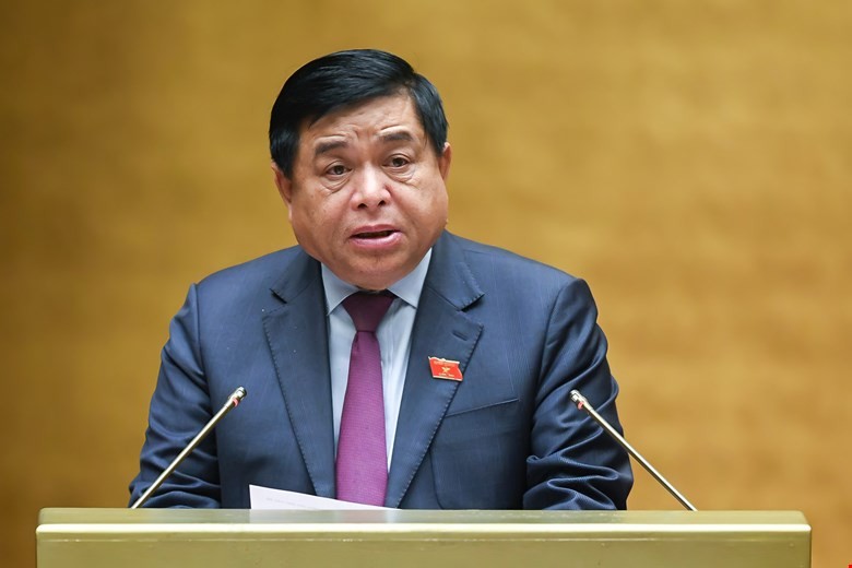  Bộ trưởng Bộ Kế hoạch và Kl99ok phiên bản mới Nguyễn Chí Dũng trình bày báo cáo.