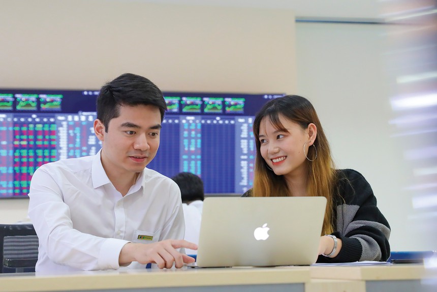 Các nhóm ngành như dầu khí, cảng biển, Kl99ok phiên bản mới công dễ có sóng trong giai đoạn cuối năm