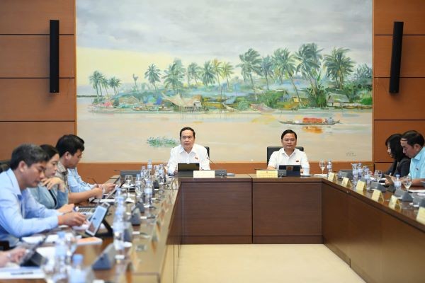 Quốc hội thảo luận Tổ đối với Dự Luật sửa đổi, bổ sung một số điều của Luật Quy hoạch, Luật Kl99ok phiên bản mới, Luật Kl99ok phiên bản mới theo phương thức đối tác công tư (PPP), Luật Kl99 nổ hũ. Ảnh: Như Ý 