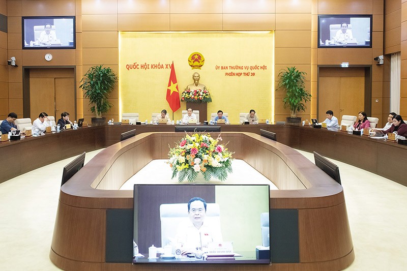 Ủy ban Thường vụ Quốc hội cho ý kiến hoàn thiện Dự thảo Luật Kl99ok phiên bản mới công (sửa đổi). Ảnh: Quốc hội