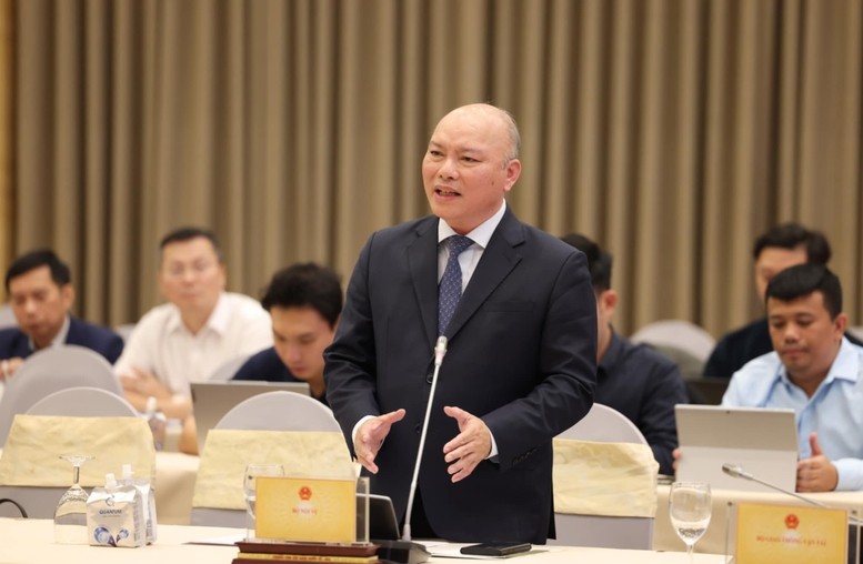 Chánh Văn phòng Bộ Nội vụ Vũ Đăng Minh cung cấp thông tin tại cuộc họp báo Kl993 ưu đãi thưởng hấp dẫn chiều 7/12. Ảnh: VGP 