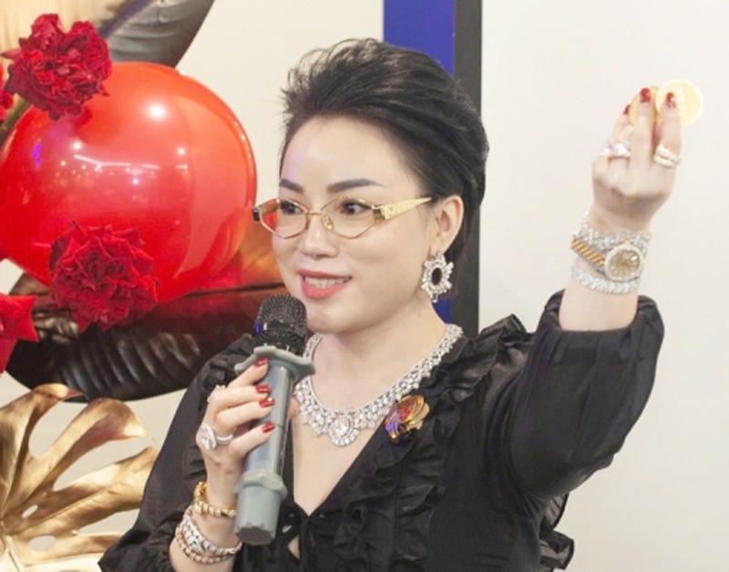Nhiều nhà Kl99ok phiên bản mới mua phải vàng giả của nữ Chủ tịch Công ty Coco Lee Diamond Hà Nội.