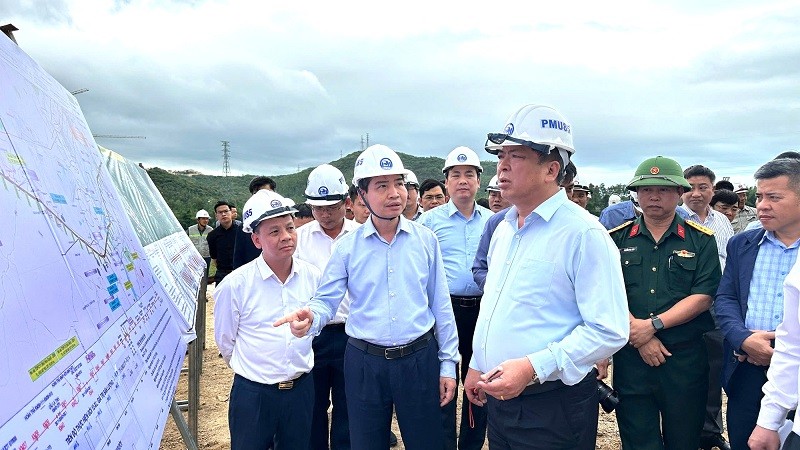 Bộ trưởng Kl99 nổ hũ Trần Hồng Minh kiểm tra hiện trường KL99 là nhà cái cá cược trực tuyến hàng đầu tại châu Á qua tỉnh Phú Yên. 