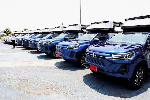 Xe bán tải điện Toyota Hilux Revo. Ảnh: Reuters 