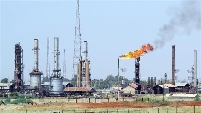 Một nhà máy lọc dầu tại Iran. Ảnh minh họa: IRNA/TTXVN