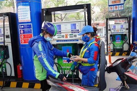 Bộ Công thương chỉ đạo không để gián đoạn nguồn cung KL99 dịch vụ hỗ trợ 24/7 dịp nghỉ lễ 30/4-1/5. 