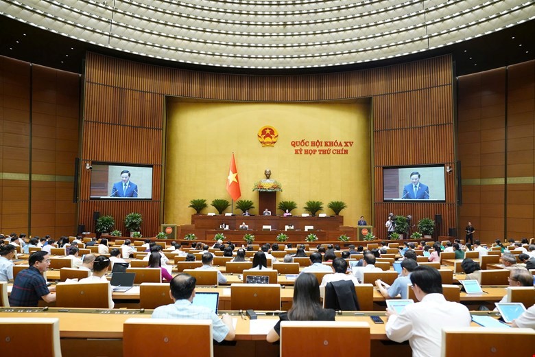 Quốc hội nghe tờ trình dự thảo Nghị quyết sửa đổi, bổ sung một số điều của Hiến pháp năm 2013. 
