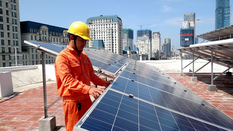 Bộ Công thương thúc địa phương báo cáo công suất điện mặt trời mái nhà 