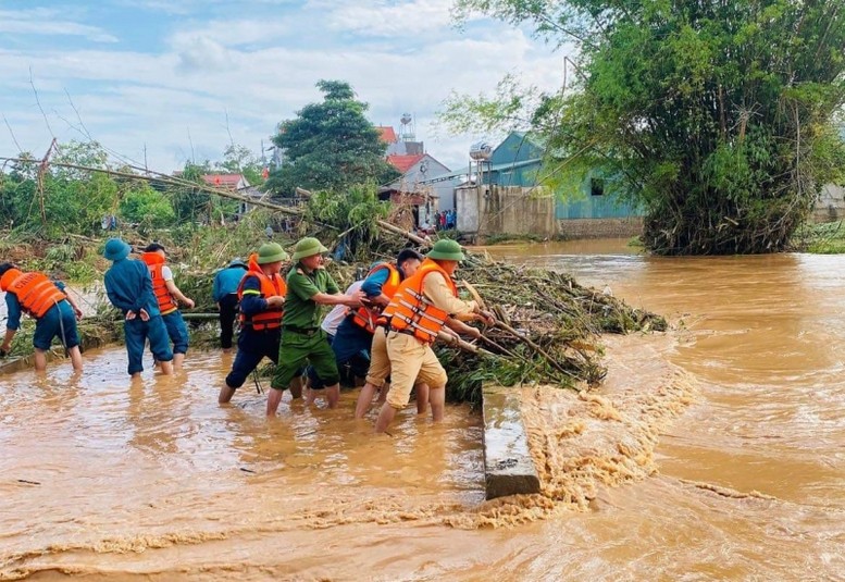 Các bộ ngành, địa phương tập trung ứng phó nguy cơ mưa lớn, sạt lở đất, lũ quét và chủ động phòng chống thiên tai trong thời gian tới. 