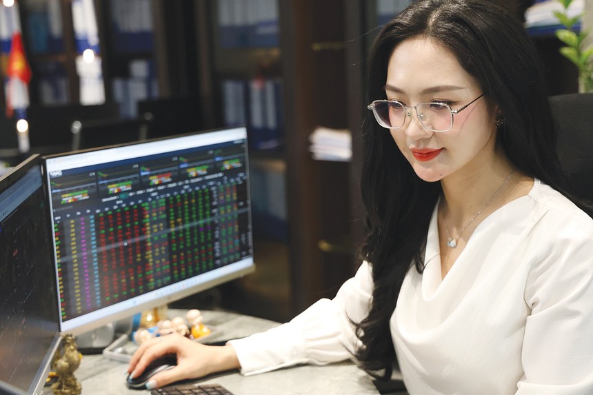 Tâm lý nhiều nhà Kl99ok phiên bản mới đang có sự giằng co giữa kỳ vọng và thận trọng