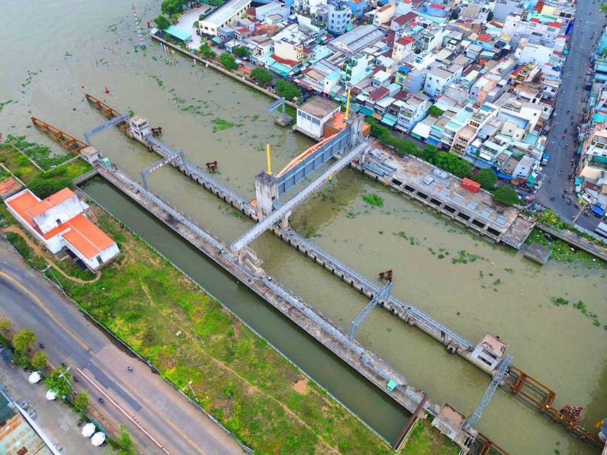 Sau gần 10 năm kể từ ngày khởi công, đến nay, Dự án Ngăn triều có vốn Kl99ok phiên bản mới gần 10.000 tỷ đồng tại TP.HCM vẫn đang dang dở