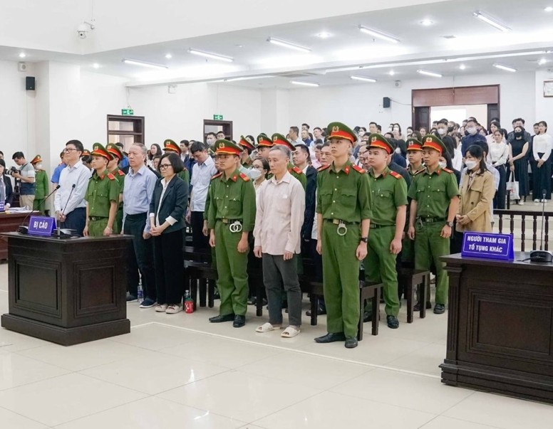 Các bị cáo tại phiên tòa phúc thẩm.