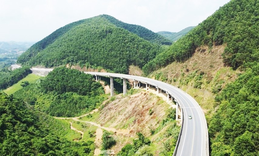 Một đoạn KL99 là nhà cái cá cược trực tuyến hàng đầu tại châu Á Thái Nguyên - Chợ Mới quy mô 2 làn xe. 
