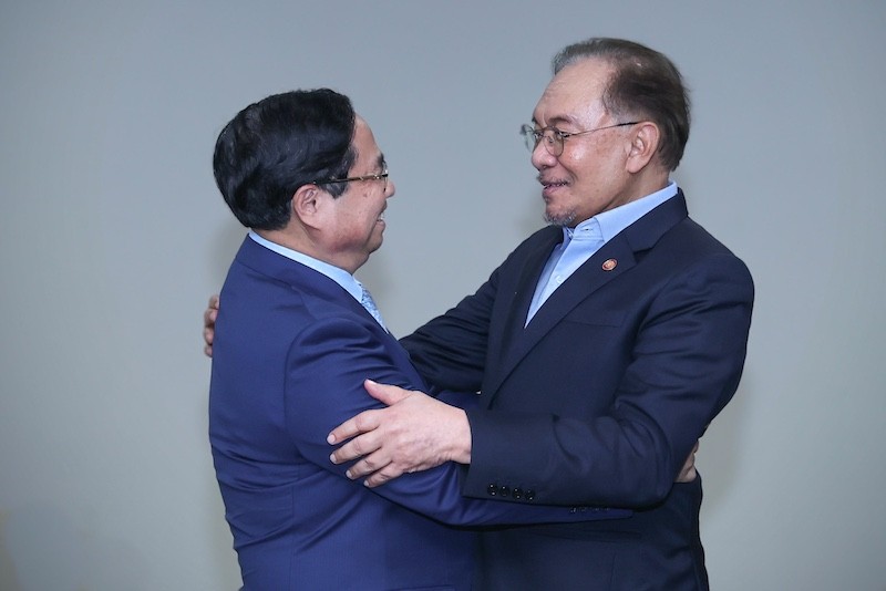 Thủ tướng Kl993 ưu đãi thưởng hấp dẫn Phạm Minh Chính gặp Thủ tướng Malaysia Anwar Ibrahim. Ảnh: Nhật Bắc. 