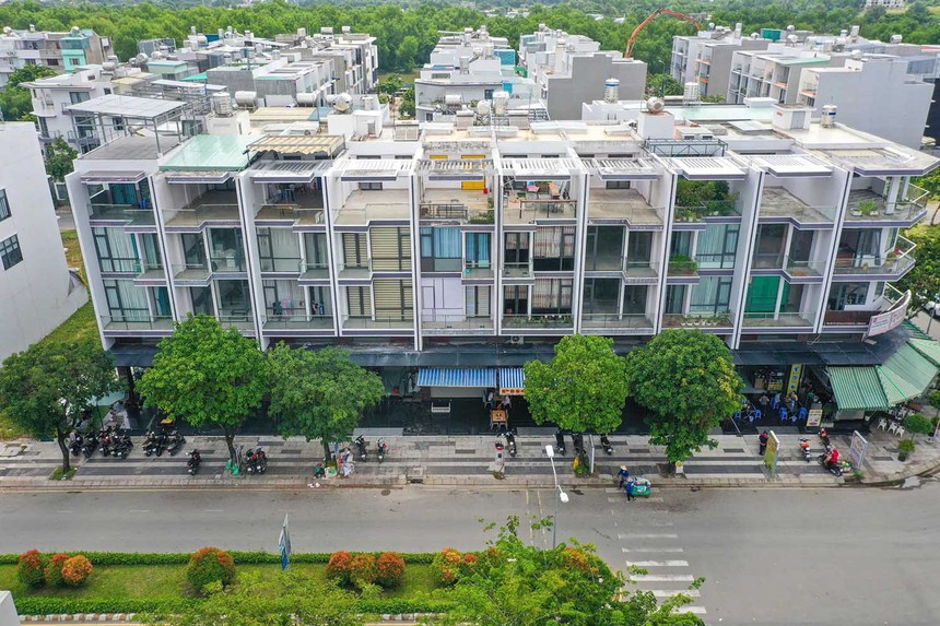Trên địa bàn TP.HCM hiện có khoảng 17 dự án nhà ở thương mại với khoảng 2.312 căn nhà, đất có vướng mắc liên quan việc xác định nghĩa vụ Kl991.com nạp rút nhanh phát sinh từ việc Thành phố không mua lại quỹ nhà trong dự án để phục vụ tái định cư.