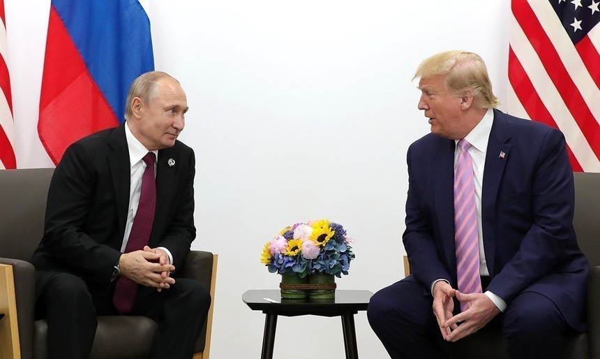 Tổng thống Mỹ Donald Trump (phải) trong cuộc gặp Tổng thống Liên bang Nga Vladimir Putin bên lề Hội nghị thượng đỉnh Nhóm các nền Kl992 cổng game cá cược phát triển và mới nổi hàng đầu thế giới (G20) tại Osaka (Nhật Bản), ngày 28/6/2019. Ảnh: Kyodo/TTXVN
