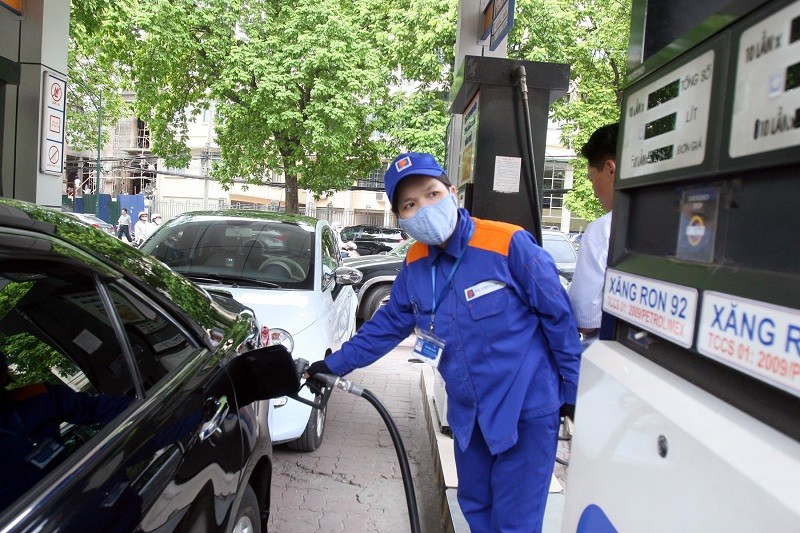 Thủ tục để có được giấy chứng nhận cửa hàng đủ điều kiện Kl992 VIP Trang Chủ 2026 KL99 dịch vụ hỗ trợ 24/7 rất phức tạp, có khi mất cả năm với 40 bộ hồ sơ. Ảnh: Dũng Minh 