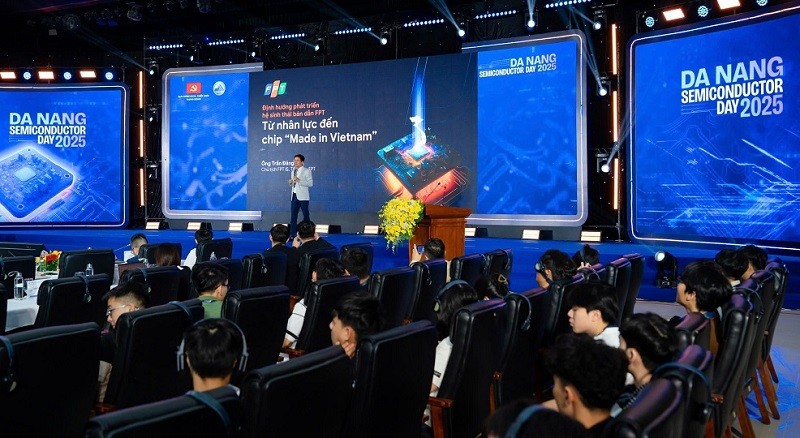 Các chuyên gia, Kl991.com World Cup 2026 Chính Thức chia sẻ kinh nghiệm phát triển ngành bán dẫn tại Đà Nẵng nói riêng và Việt Nam nói chung tại sự kiện. Ảnh: Khánh Nhi 