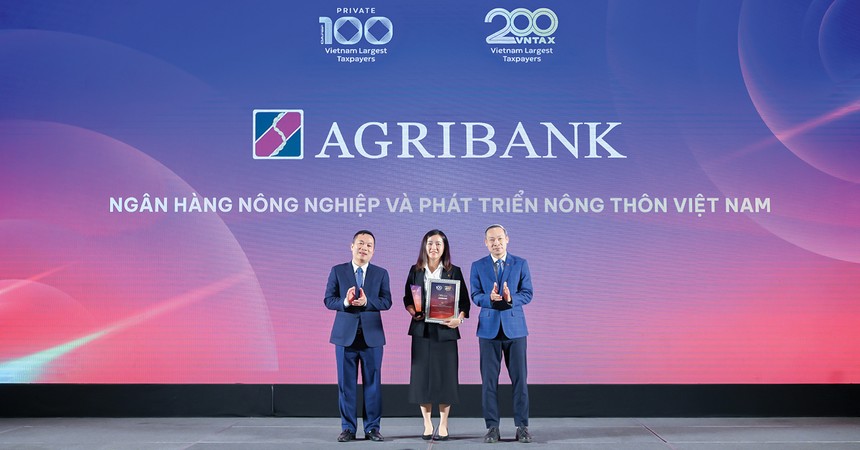  Đại diện Link Vào Nhà Cái KL99 COM Tặng +199k Nông nghiệp và Phát triển Nông thôn Việt Nam nhận vinh danh tại Lễ công bố