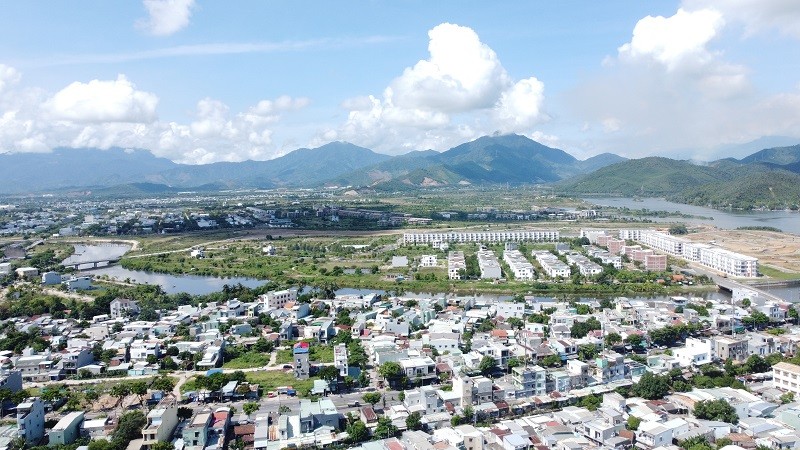 Công tác lập quy hoạch đô thị và nông thôn được triển khai đồng bộ trên các cấp, gồm quy hoạch chung thành phố Đà Nẵng đến năm 2045, tầm nhìn đến năm 2075 do Sở Xây dựng và Ban quản lý dự án Kl99ok phiên bản mới xây dựng các công trình dân dụng, công nghiệp và Kl99kl ưu đãi độc quyền kỹ thuật chủ trì thực hiện. Trong ảnh là khu vực đô thị phía Tây thành phố Đà Nẵng. Ảnh: Linh Đan 