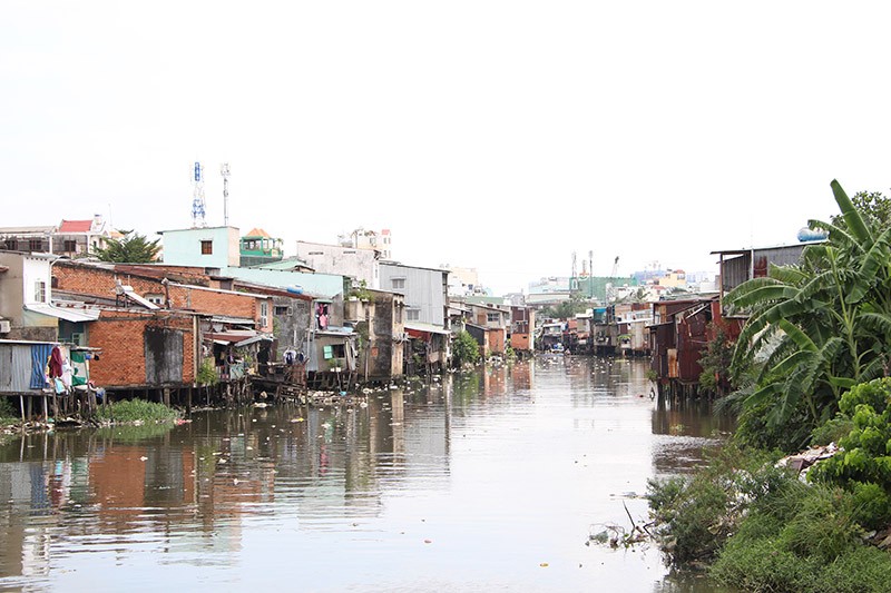 TP.HCM đang tập trung nguồn vốn để giải tỏa nhà ven kênh rạch. 