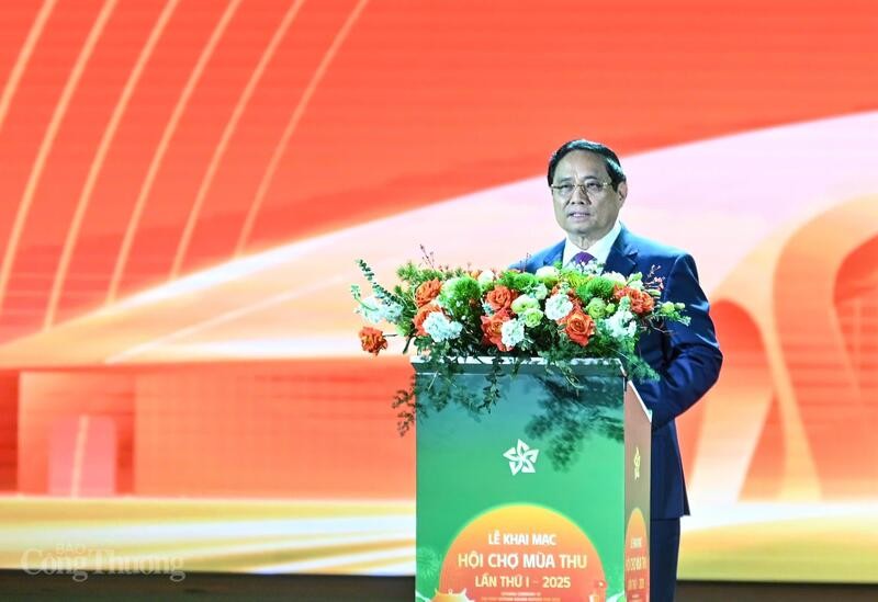 Thủ tướng Kl993 ưu đãi thưởng hấp dẫn Phạm Minh Chính phát biểu khai mạc Hội chợ mùa Thu 2025, tối 25/10. 